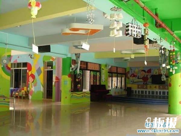 幼儿园大厅挂饰布置
