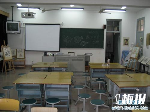 中学美术教室布置：很像个画室